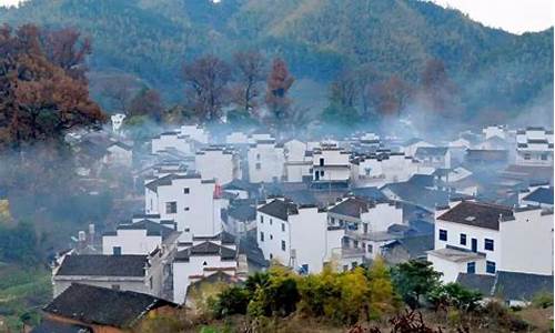 肥沃静谧炊烟袅袅依山傍水造句_肥沃静谧炊烟袅袅依山傍水造句农村20字